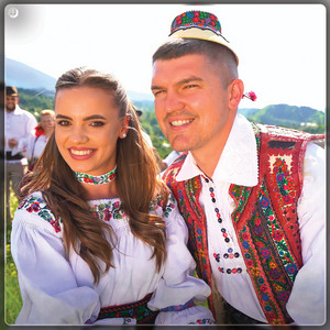 Ionut Lucian - Mărg La Mândra S-O Pețăsc (feat. Bianca Pop & Ionuț Timiș)