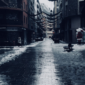 A Tus Pies by Lucid Skayl
