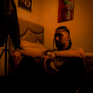 Nia by Mons