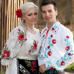 Mihaela Belciu & Alex De La Orastie - Am pe mama langa mine