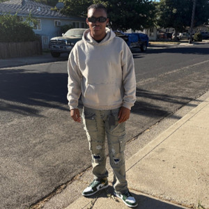 Darius Kenvollis - Give To You