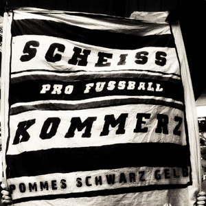 Pro Fussball Scheiss Kommerz - Radio Edit by Pommes Schwarz Gelb
