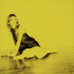 elle sourit by mëa