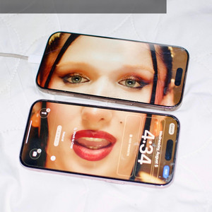 phone screen by Tina Hand