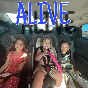 Portada de ALIVE