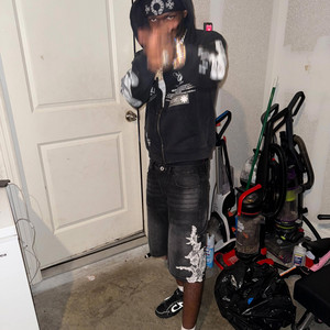 Listen to Niggas Thru (Special Version) - Single by Rackzz 26