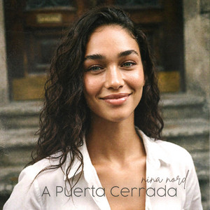 A Puerta Cerrada by Nina Nord