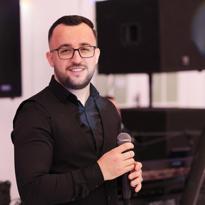 Ademi Studio - Shoqeria super alegri (Sindi Yzeiri)