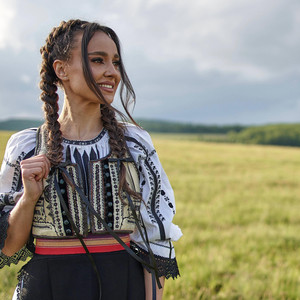 Andreea Nicoară - Mută-ți bădiță stâna