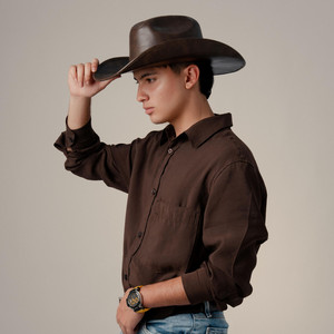 Jerónimo Hernández - Llorando En Un Carro Del Año (En vivo)