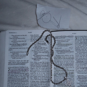Hebrews by De La Cruz