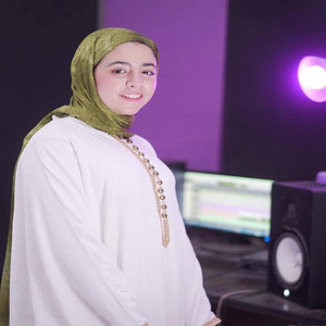 احباب رسول الله - المنشدة جنى شعبان by إسمعنا