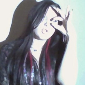 X0xo by Halle Uchida