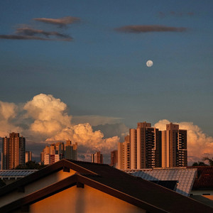 Full Moon by Toti Cisneros