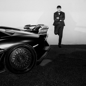 Bruce Wayne by Grupo MM