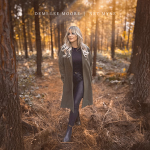Demi Lee Moore - Net Myne