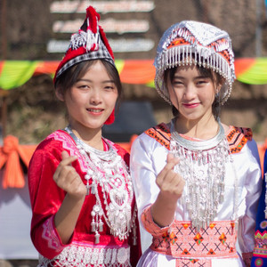 Nkauj Noog Hawj - Hnov Zaj Nkauj