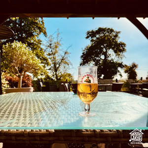 Sunny Beers by kBeats, SoulsUnited71, Felipe Castro Saxofonista