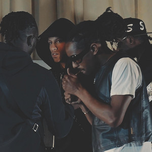 BRUIT DE SES PAS by Yerro