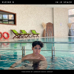 In Je Space by Kleine B