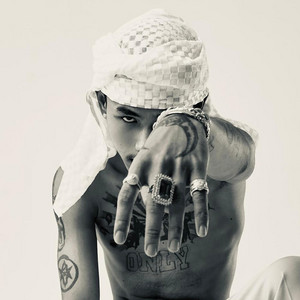 Tep Piseth - ញញឹមស្រស់