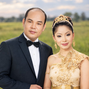 ស្ទឹងសង្កែកុំប្រែចិត្ត by សួស សងវាចា, ទូច ស៊ុននិច