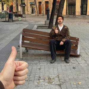 Hay gente by Alavedra