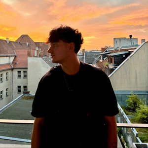 ICH BIN NICHT ICH SELBST by Laer Xirtam
