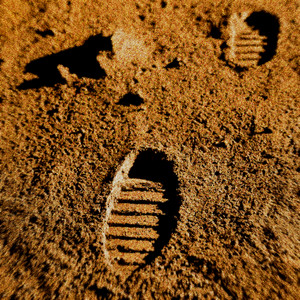 ODLORA - Footprints On The Moon