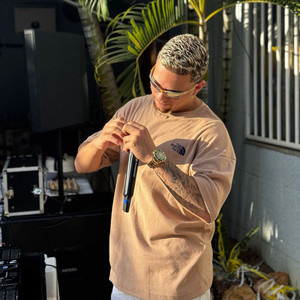 Curte Seu Baile Novinha by DJ CH O FAIXA