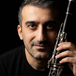 Şəhriyar Əlizadə - Ay işığı düşəndə gözlərinə