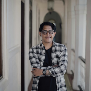 Pompi - Pragat Nyebeng