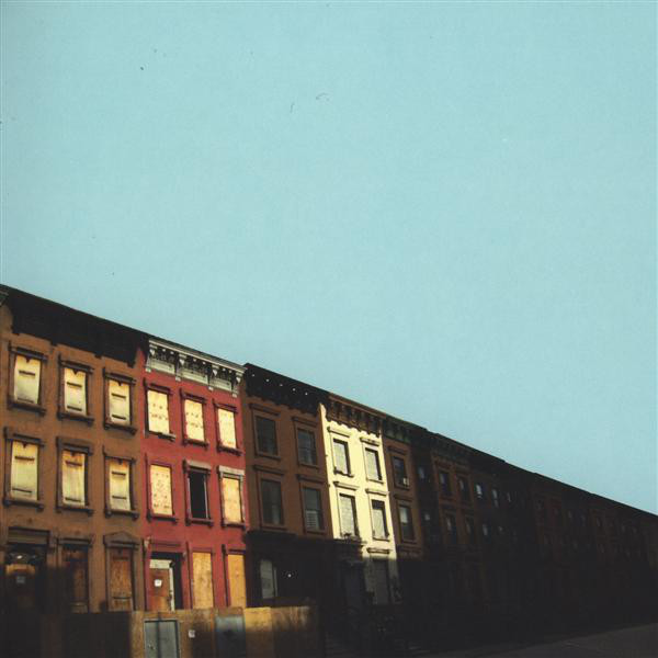 Omslag för There Is An Ocean Between Us av World