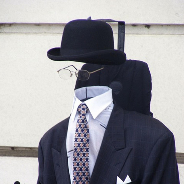 The Invisible Man (By H.G. Wells) cover art