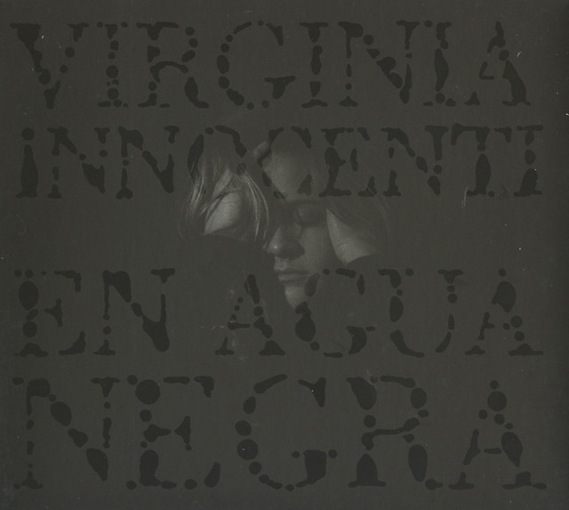 En agua negra