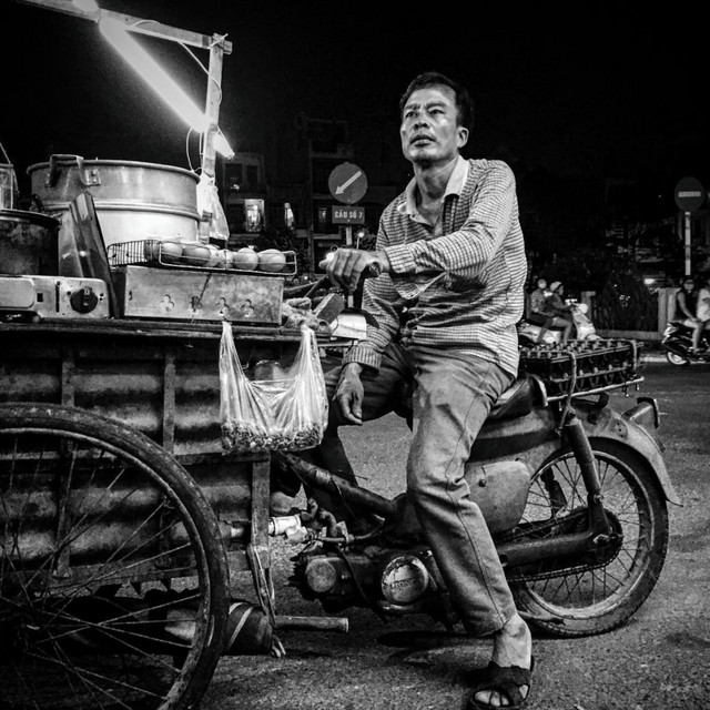 Chạy Cơm cover art