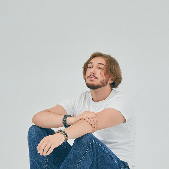 Cover art: Крихка і б’ється — Romance