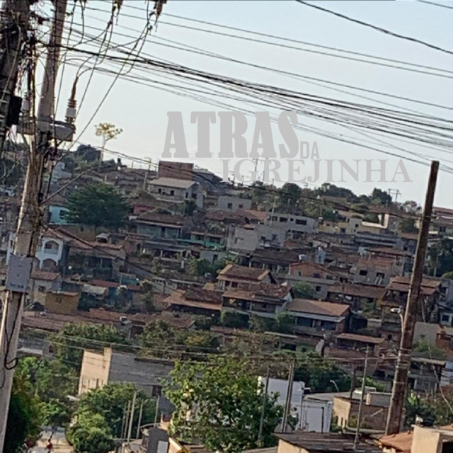 ATRAS DA IGREJINHA