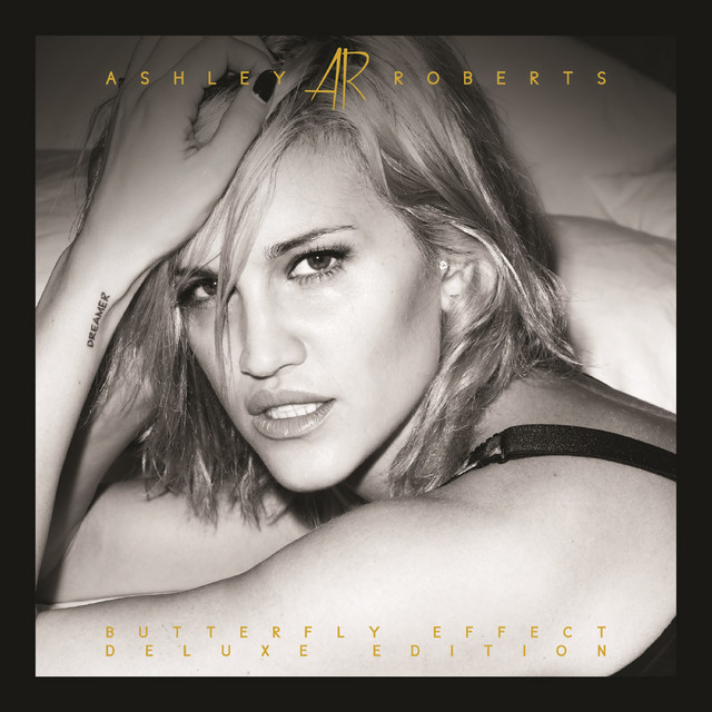 Ashley Roberts Photo