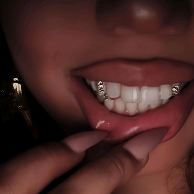 Обкладинка: DIAMONDS FREEZIN´ — Hellxn