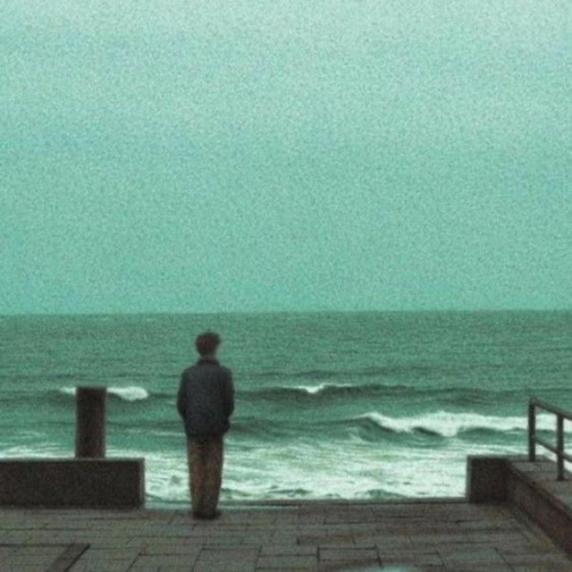 Ocean Waves Coming
