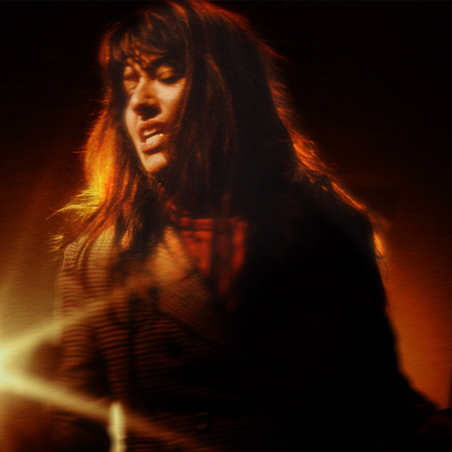 Capa de YRU Hanging Around - Gabriella Cilmi