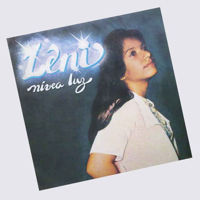 Nívea Luz cover art