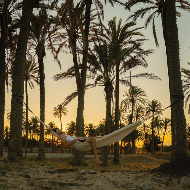 No es Un Verano + cover art