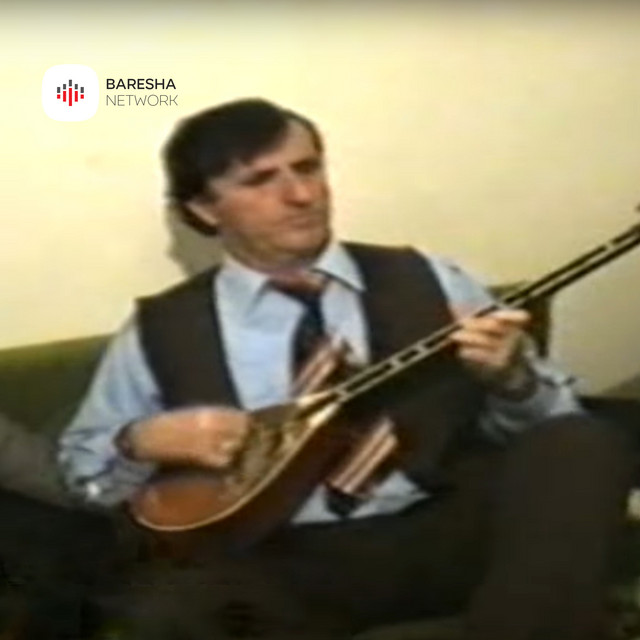 Tre bajrak ushtojn nje za cover