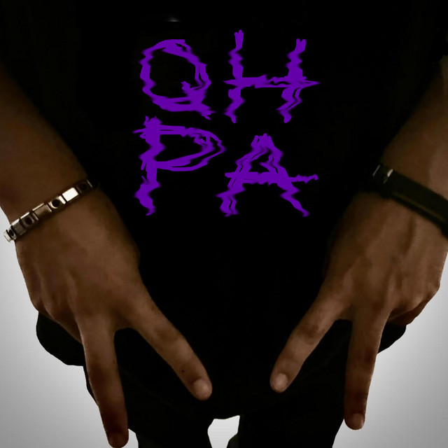 q hace por aca ? cover art
