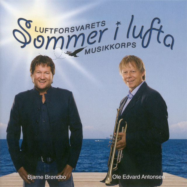 Sommernatt ved fjorden