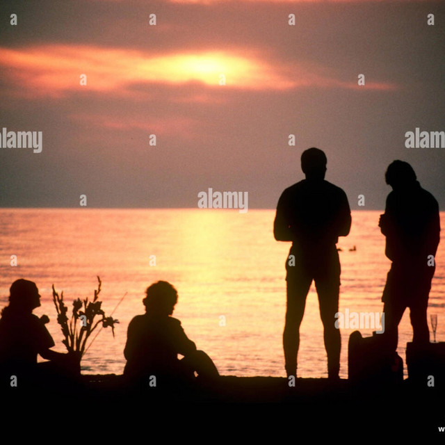 its 3 am // glass beach cover art