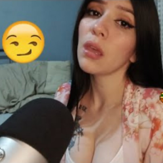 Eres el REPARTIDOR y trato de COQUETEAR contigo cover