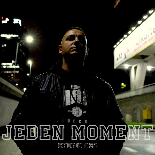 Jeden moment